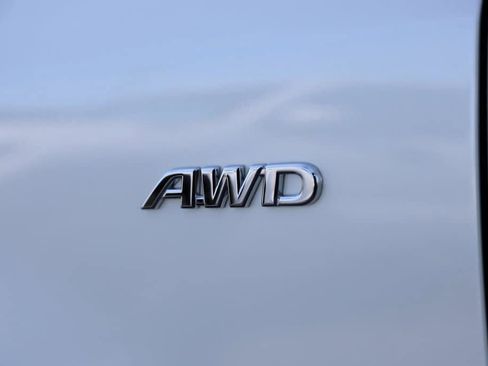 Used 2018 Toyota Sienna XLE image 7