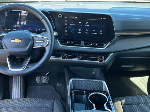 Used 2025 Chevrolet Equinox LT AWD/4WD image 15