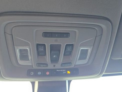 Used 2023 GMC Sierra 3500 Denali w/ Denali Black Diamond Edition image 31