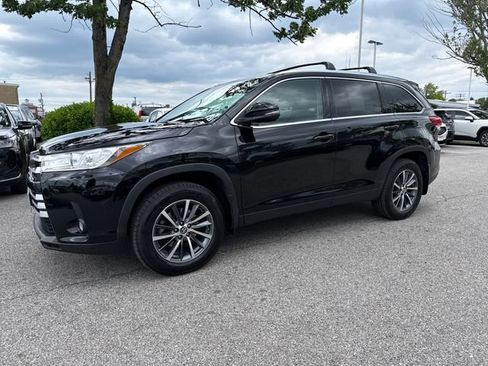 Used 2019 Toyota Highlander XLE AWD/4WD image 1