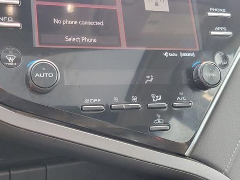 Used 2018 Toyota Camry XSE FWD image 25