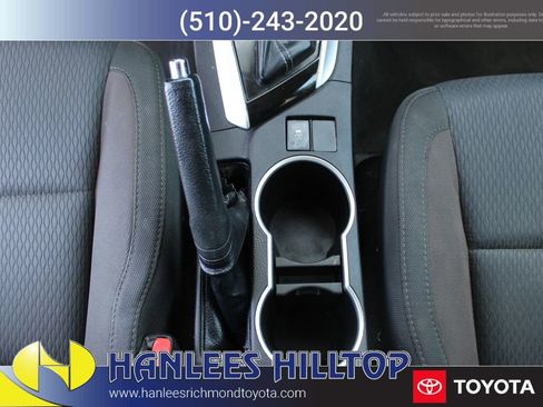 Used 2019 Toyota Corolla LE image 17
