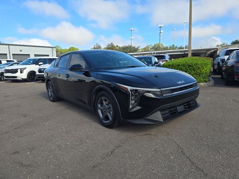 Certified 2025 Kia K4 FWD image 2