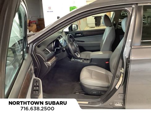 Used 2018 Subaru Outback 2.5i Limited AWD/4WD image 4