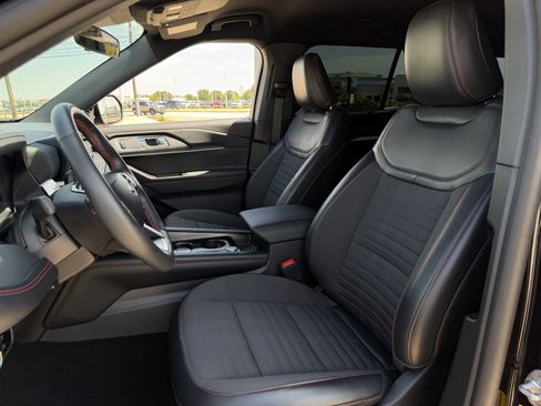 Used 2025 Ford Explorer ST-Line RWD image 25