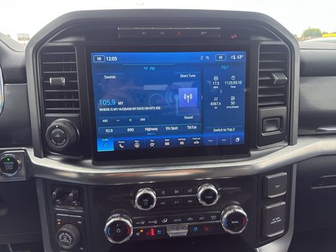 Used 2022 Ford F150 Lariat w/ Equipment Group 502A High AWD/4WD image 14