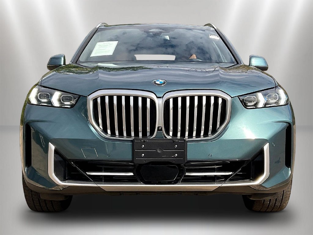 Used 2022 BMW X5 xDrive40i w/ M Sport Package AWD/4WD image 2