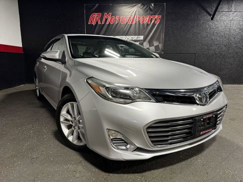 Used 2013 Toyota Avalon XLE w/ Preferred Accessory Package FWD image 7