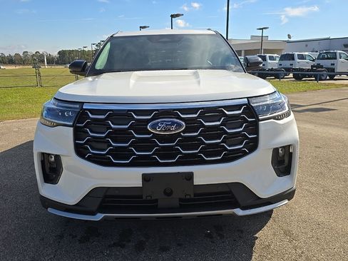 New 2026 Ford Explorer Platinum image 8