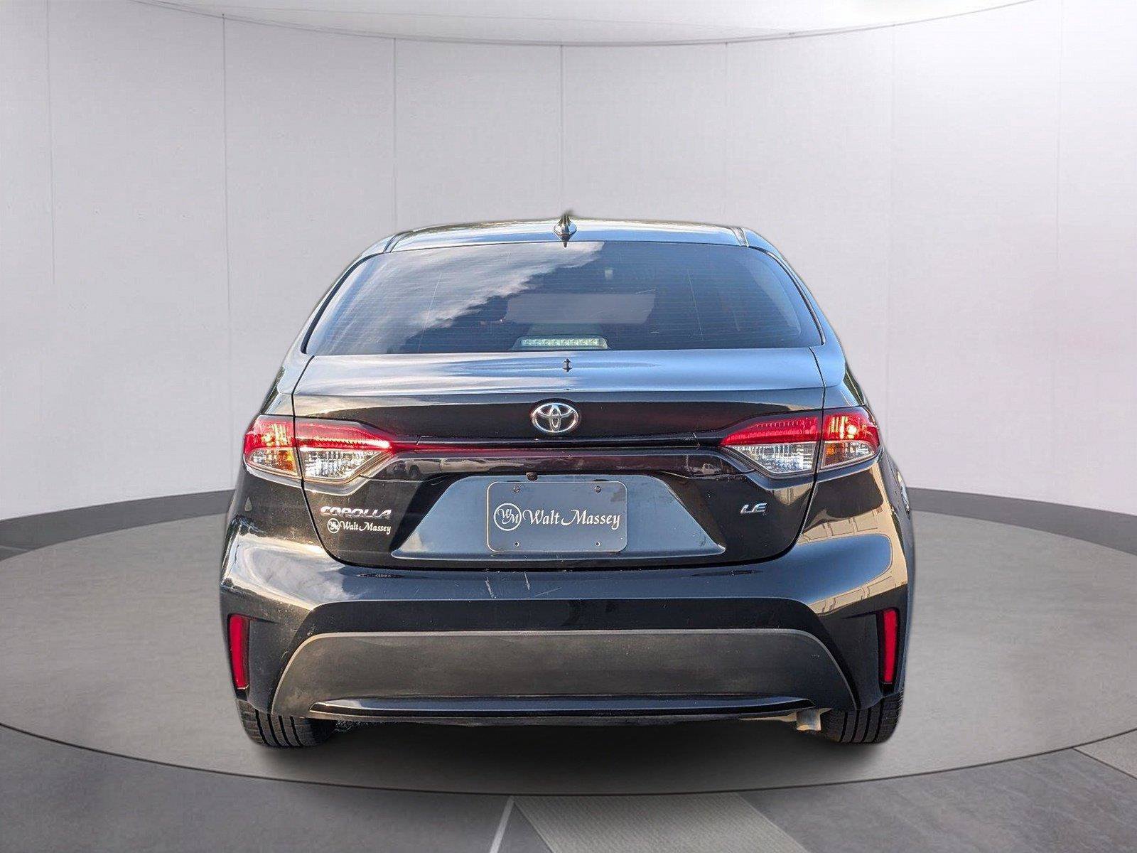 Used 2020 Toyota Corolla LE FWD image 4