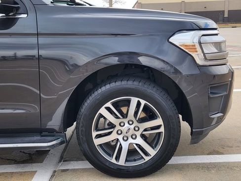 Used 2022 Ford Expedition XLT image 8