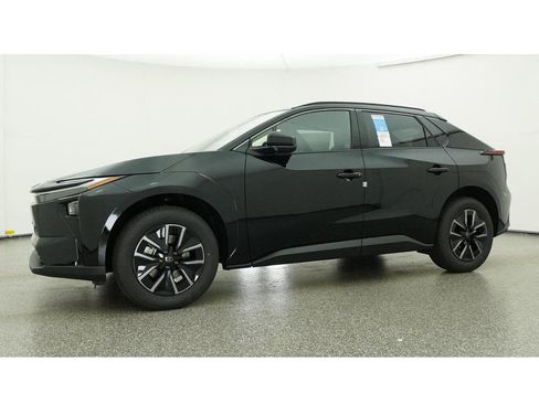 New 2026 Toyota bZ FWD image 18