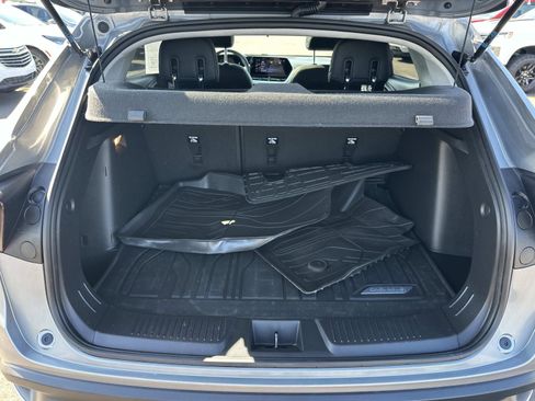 Certified 2024 Chevrolet Trax LT w/ Sunroof Package FWD image 9