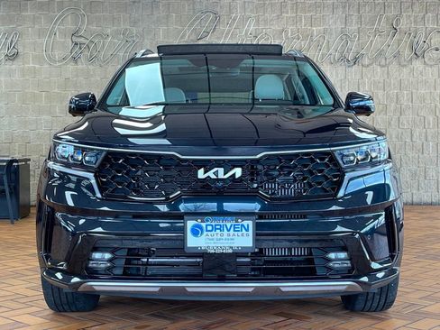 Used 2023 Kia Sorento SX Prestige image 3