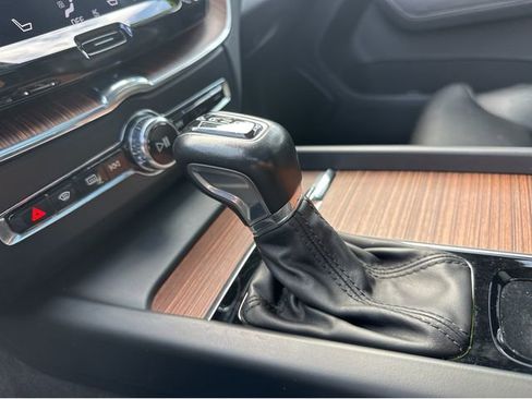 Used 2019 Volvo XC60 T6 Inscription w/ Protection Package Premier image 21