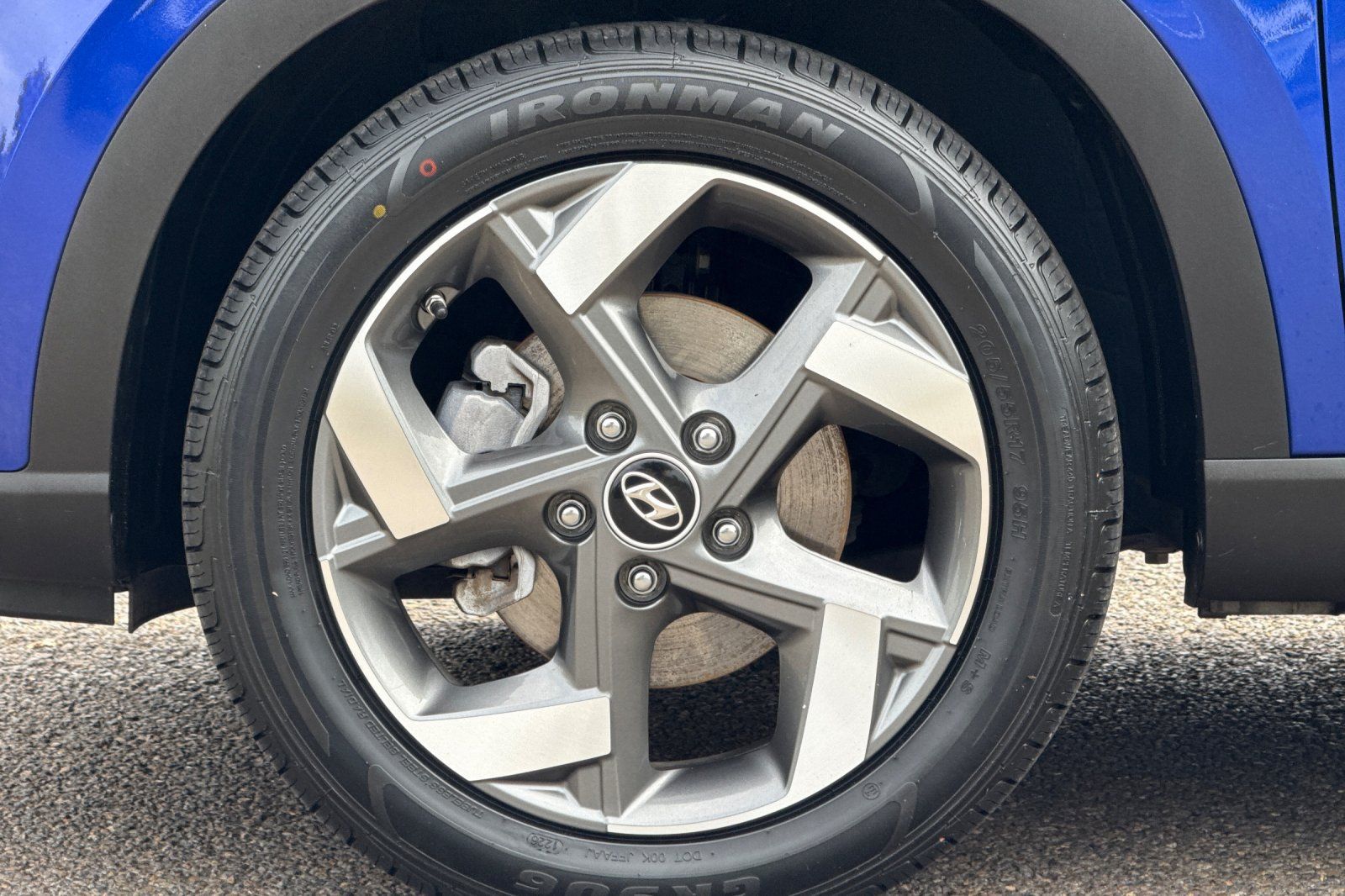 Used 2025 Hyundai Venue SEL FWD image 26