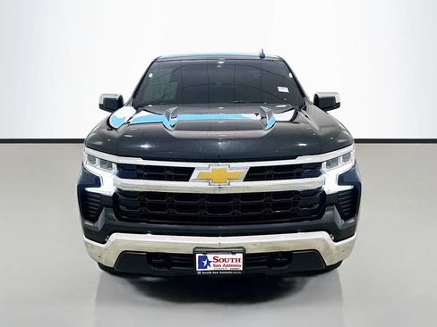 Used 2022 Chevrolet Silverado 1500 LT AWD/4WD image 2