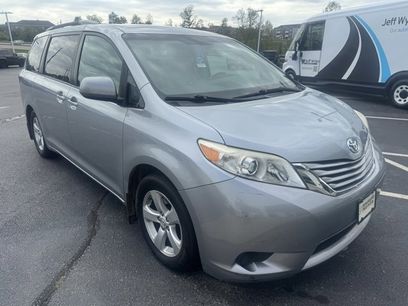 Used 2017 Toyota Sienna LE