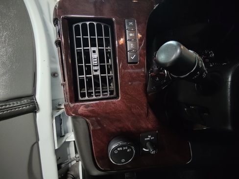 Used 2015 Chevrolet Express 2500 Extended image 44