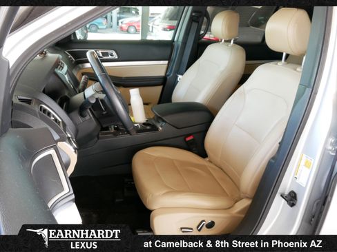 Used 2017 Ford Explorer XLT w/ Equipment Group 202A FWD image 2