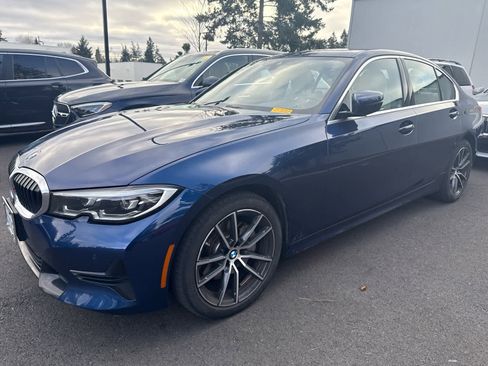 Used 2020 BMW 330i Sedan w/ Convenience Package image 3