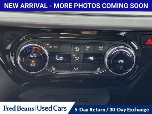 Used 2025 Chevrolet Trax LT w/ Driver Confidence Package FWD image 20