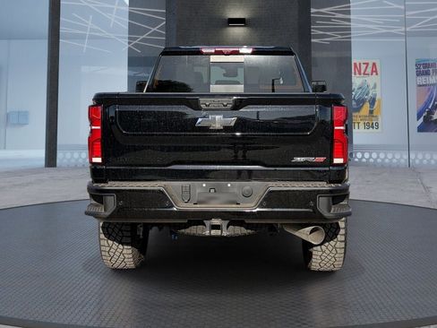Used 2026 Chevrolet Silverado 2500 ZR2 w/ LPO, Dark Essentials Package AWD/4WD image 5