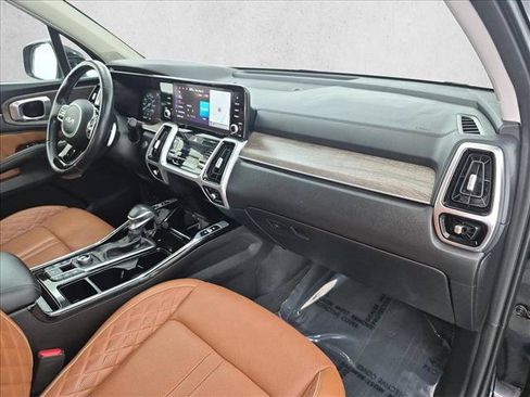 Used 2022 Kia Sorento SX Prestige w/ Rust Color Package AWD/4WD image 26