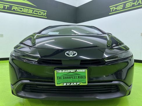 Used 2023 Toyota Prius LE FWD image 3