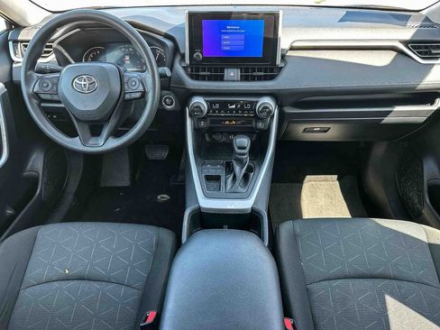 Used 2025 Toyota RAV4 XLE FWD image 11