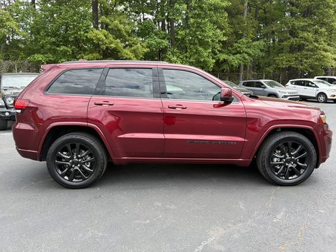 Used 2022 Jeep Grand Cherokee Laredo X RWD image 17