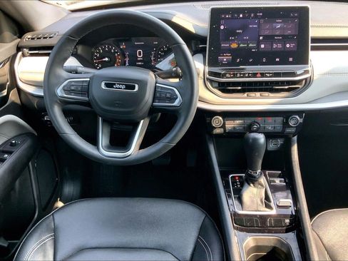 Used 2025 Jeep Compass Limited AWD/4WD image 5