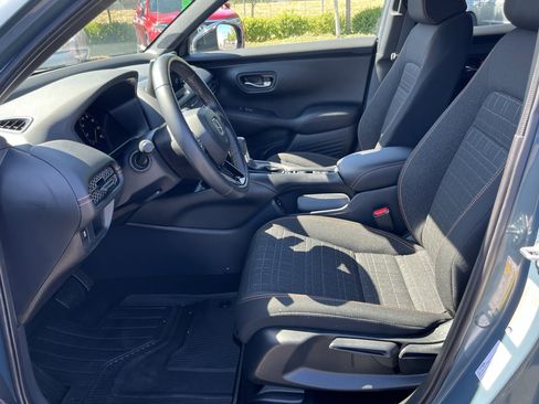 Used 2025 Honda HR-V Sport image 10