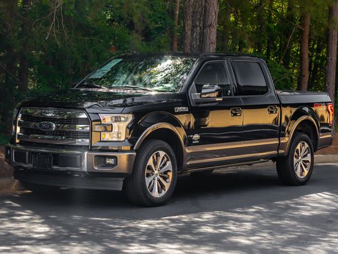 Used 2017 Ford F150 King Ranch w/ Equipment Group 601A Luxury AWD/4WD image 50