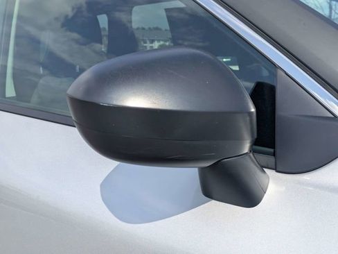 Used 2024 Nissan Rogue S image 10