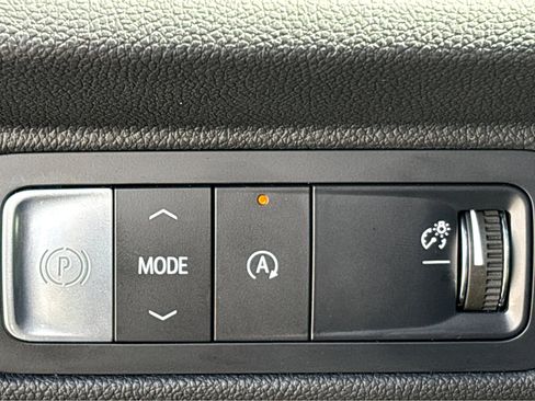 Used 2024 Chevrolet Traverse LS image 9