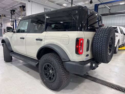 New 2025 Ford Bronco Outer Banks w/ Sasquatch Package AWD/4WD image 5