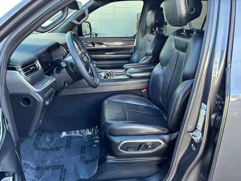 Used 2022 Jeep Wagoneer Series II image 13