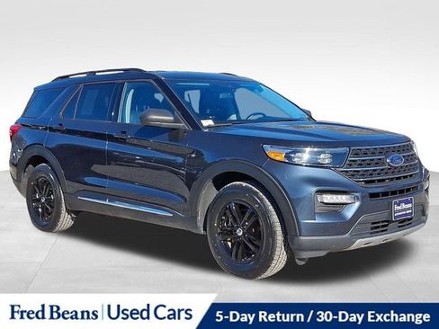 Certified 2022 Ford Explorer XLT w/ Equipment Group 202A image 1