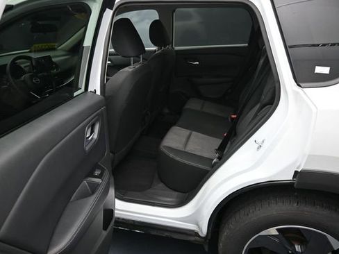 Used 2024 Nissan Rogue SV FWD image 30