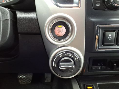 Used 2017 Nissan Titan XD image 11