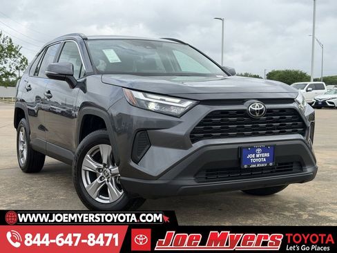 Used 2025 Toyota RAV4 XLE w/ Weather Package image 2