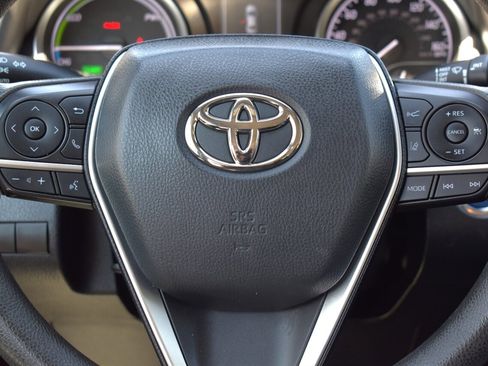 Used 2021 Toyota Camry LE FWD image 15
