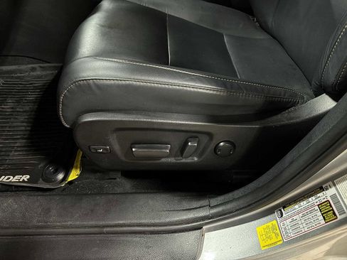 Used 2019 Toyota Highlander XLE image 25