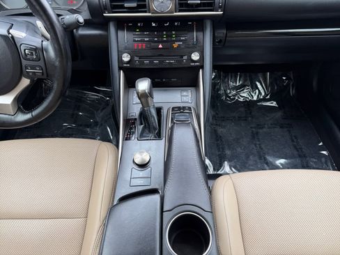 Used 2018 Lexus IS 300 AWD w/ Comfort Package image 17