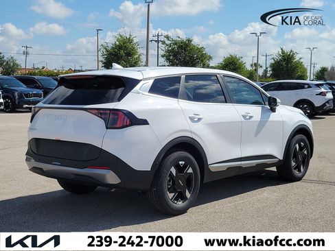 New 2026 Kia Sportage LX w/ LX Convenience Package FWD image 6