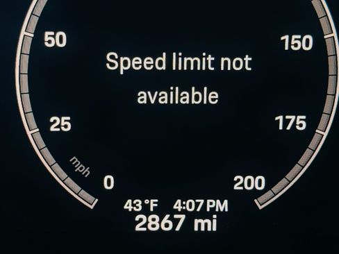 Used 2025 Porsche 911 Carrera RWD image 18