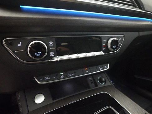 New 2025 Audi Q5 e Premium Plus AWD/4WD image 22