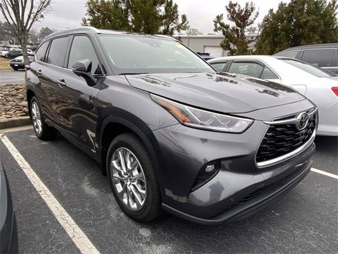 Used 2025 Toyota Highlander Limited image 1