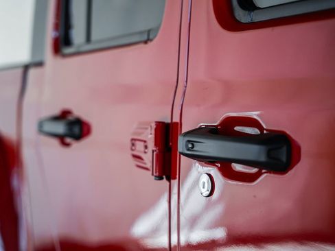 New 2025 Jeep Gladiator Sport image 15